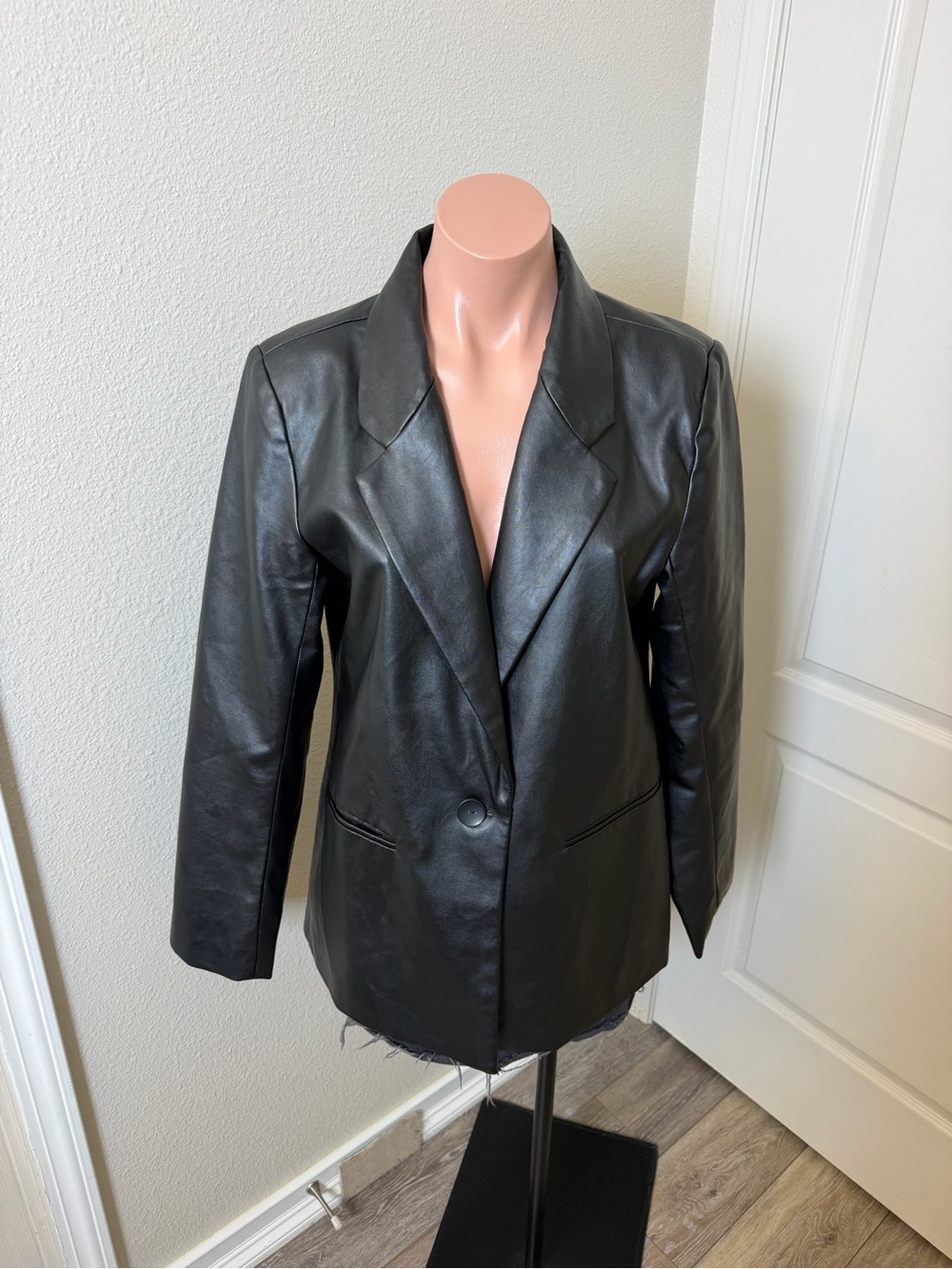 Glassons Black Faux Leather Single-Button Blazer Sz M